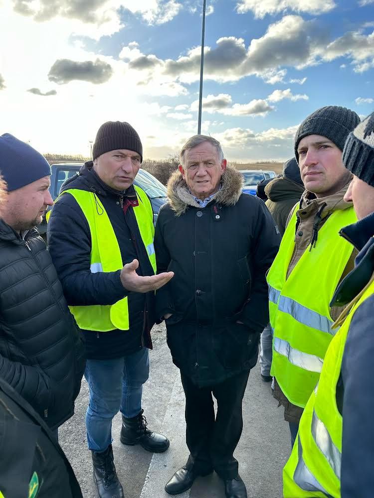Archiwum KZRKiOR: Rolnicy zawieszają protest w Medyce